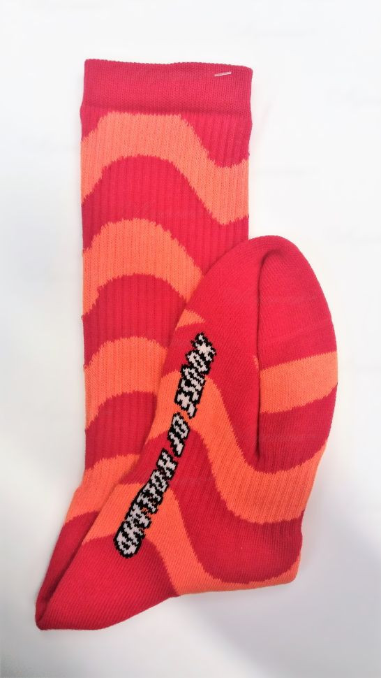 Красные гольфы в неоновую полоску 