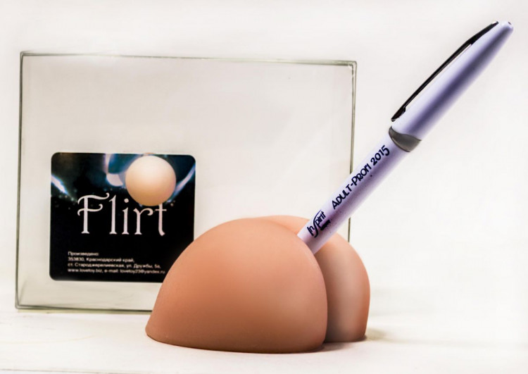 Сувенир - подставка-попка для ручки 