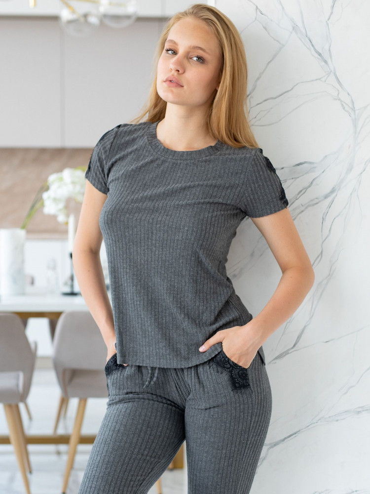 Женский домашний комплект с кружевным декором 