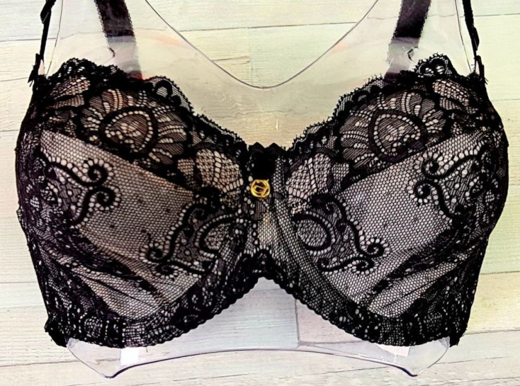 Бюстгальтер plus size на косточках с кружевными мягкими чашками 