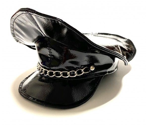 Строгая и сексуальная фуражка из эко-кожи 