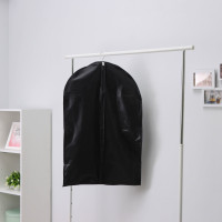 Черный плотный чехол для одежды LaDоm (60х90 см)