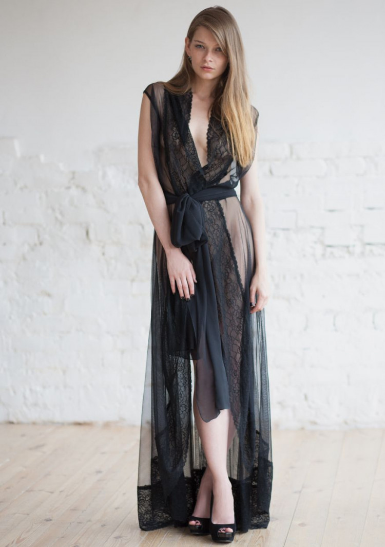 Роскошный пеньюар в пол 