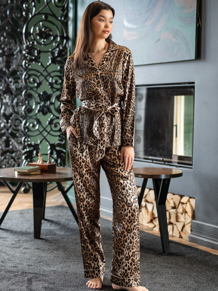 Пижамный комплект леопардовой расцветки: жакет и брючки 