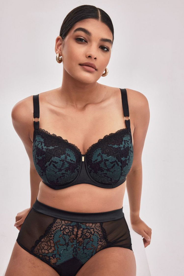 Роскошный бюстгальтер Moon с чашками на тонком поролоне 